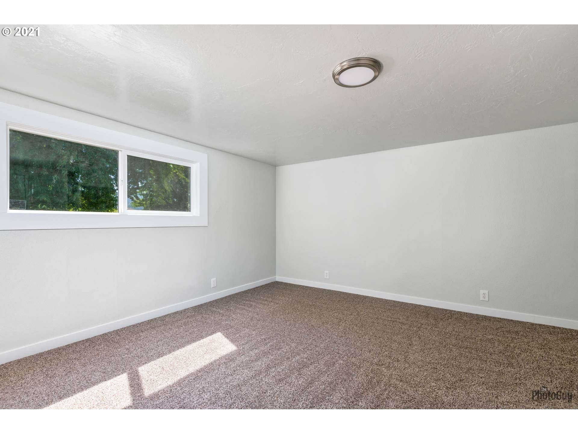 335 North 51st Street Springfield, OR 97478 - Photo 15 of 31