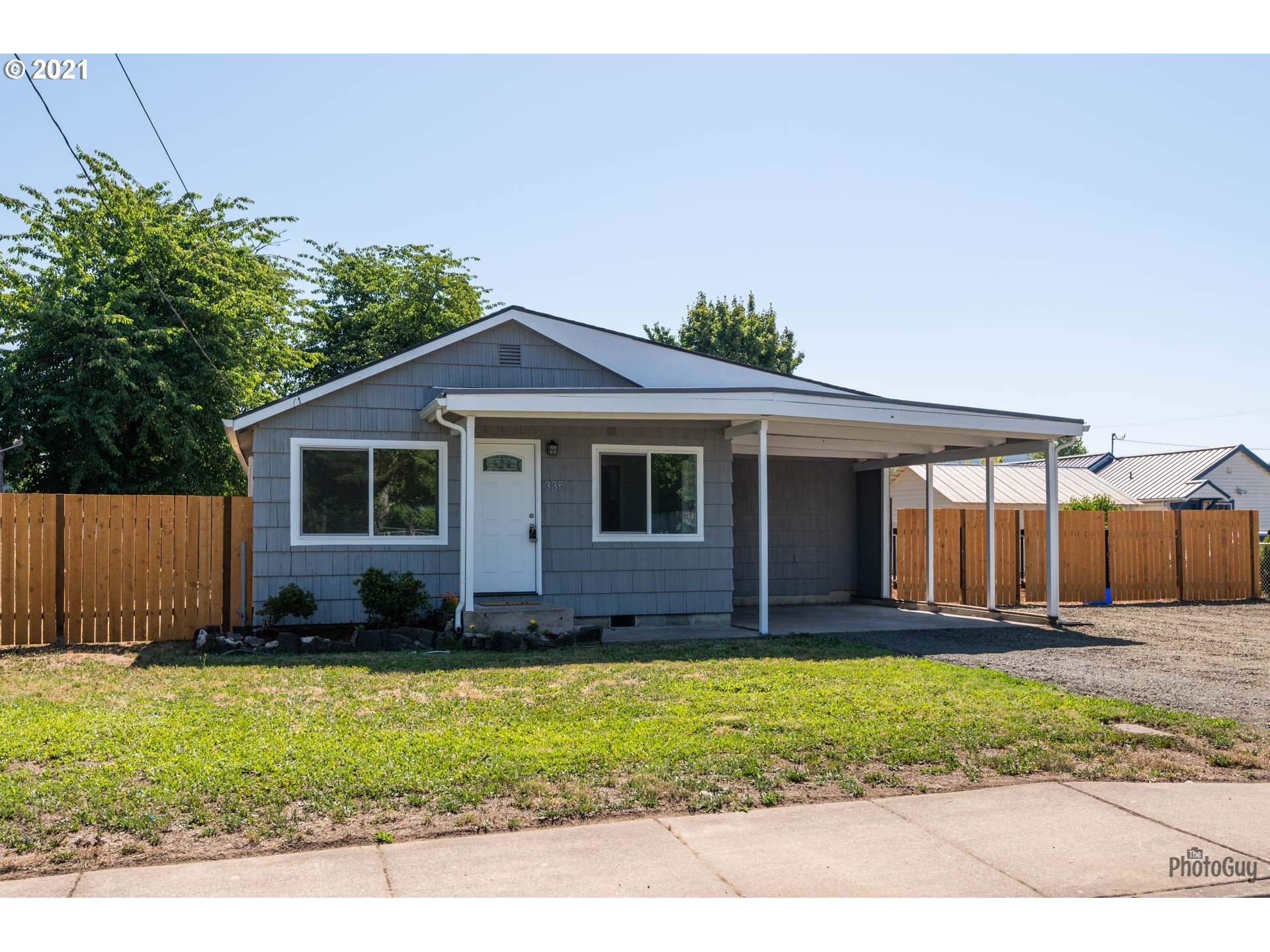 335 North 51st Street Springfield, OR 97478 - Photo 3 of 31