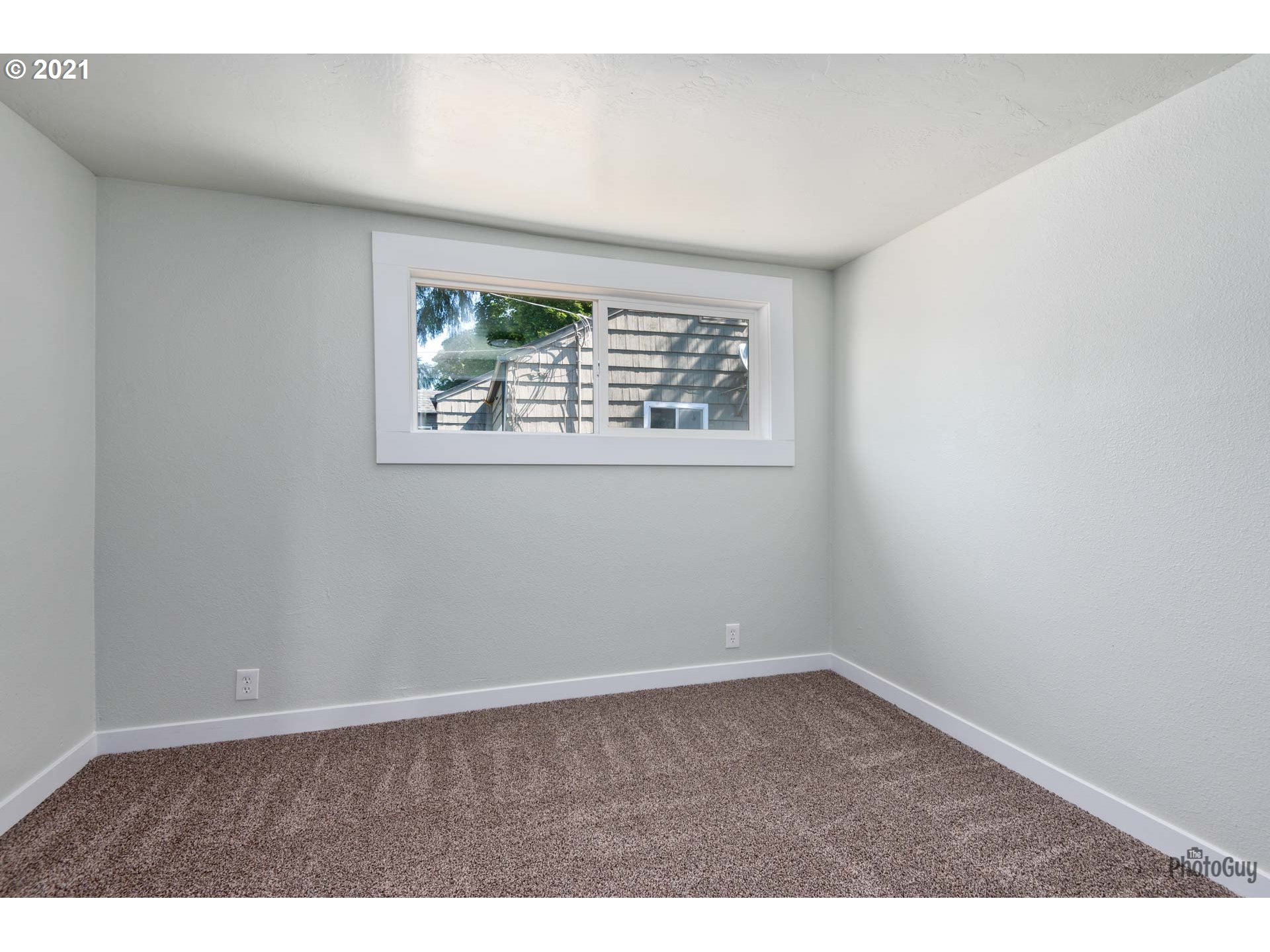 335 North 51st Street Springfield, OR 97478 - Photo 22 of 31