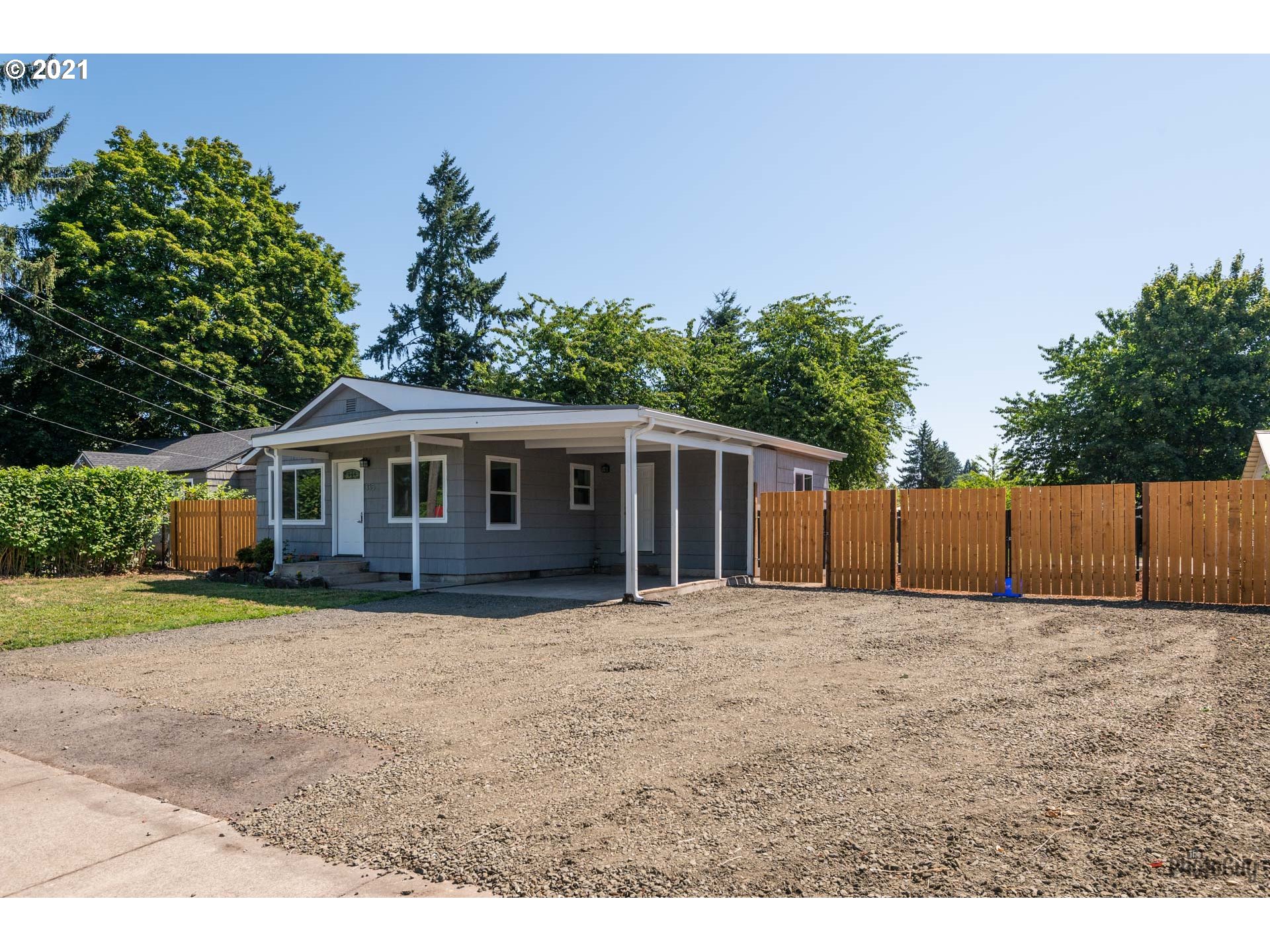 335 North 51st Street Springfield, OR 97478 - Photo 4 of 31
