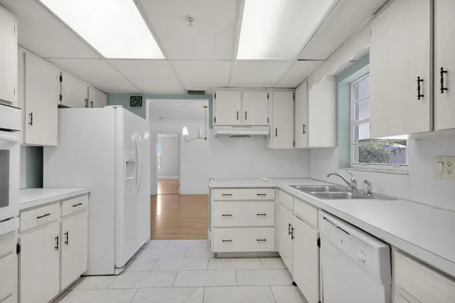 $700,000 | 8888 Southeast Colony Street, Hobe Sound, FL 33455