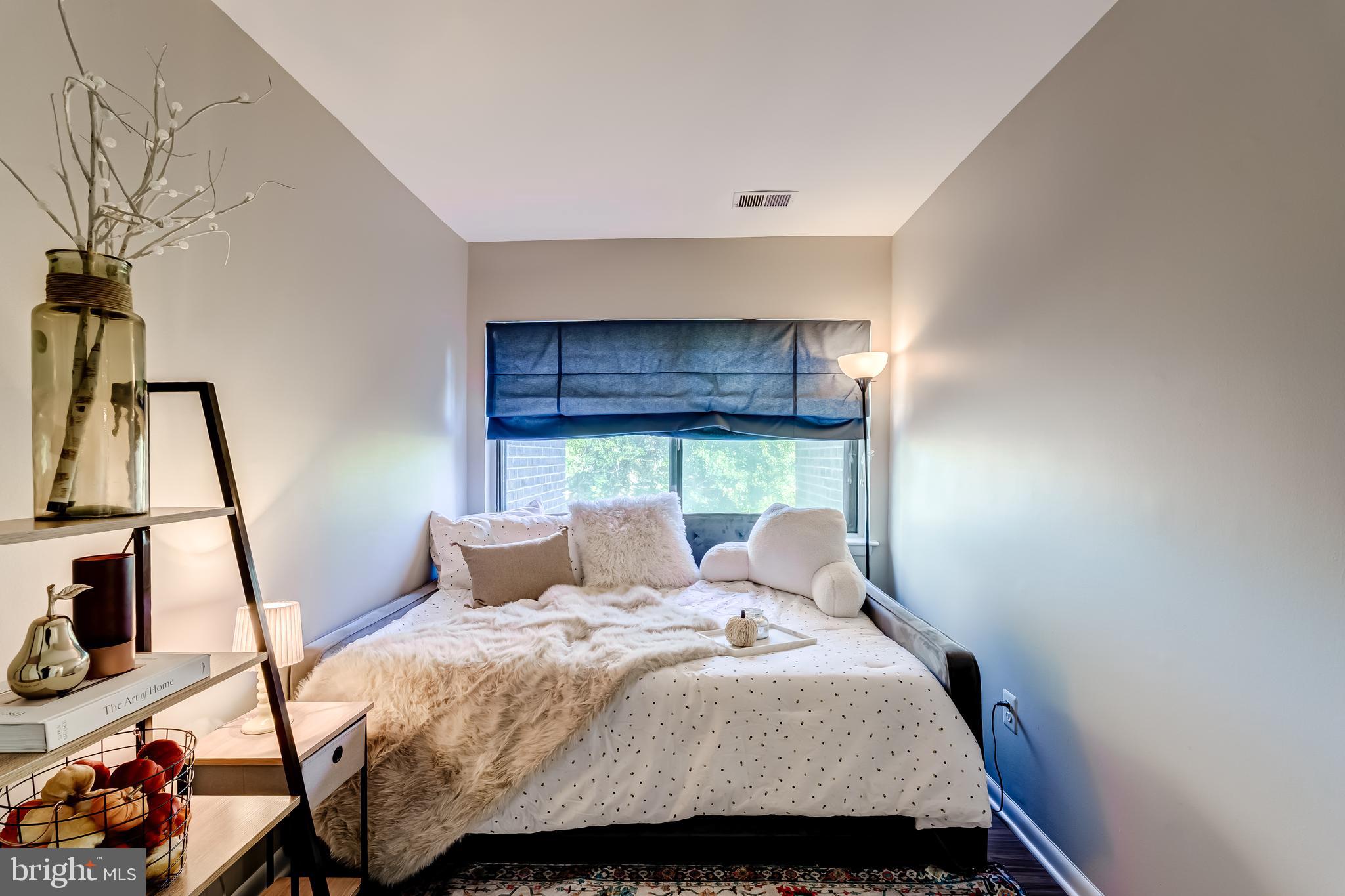 11260 Chestnut Grove Square, Unit 339 Reston, VA 20190 - Photo 36 of 51 Guest Bedroom