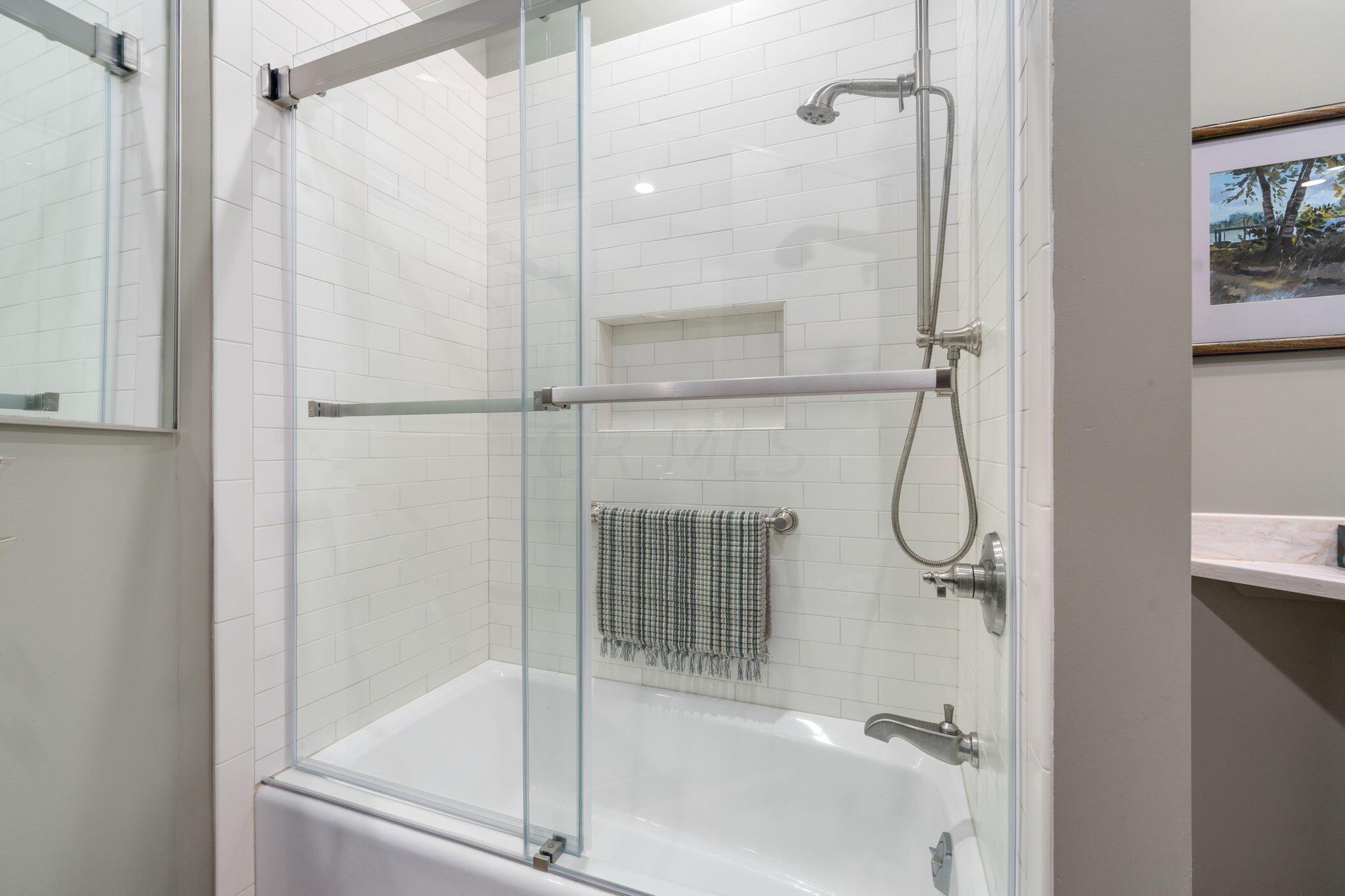 3450 Mann Road Blacklick, OH 43004 - Photo 59 of 134 Full Bathroom 2