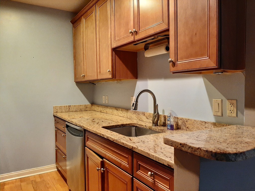 45 Rantoul Street, Unit 207 Beverly, MA 01915 - Photo 10 of 20 Gallery Image 10