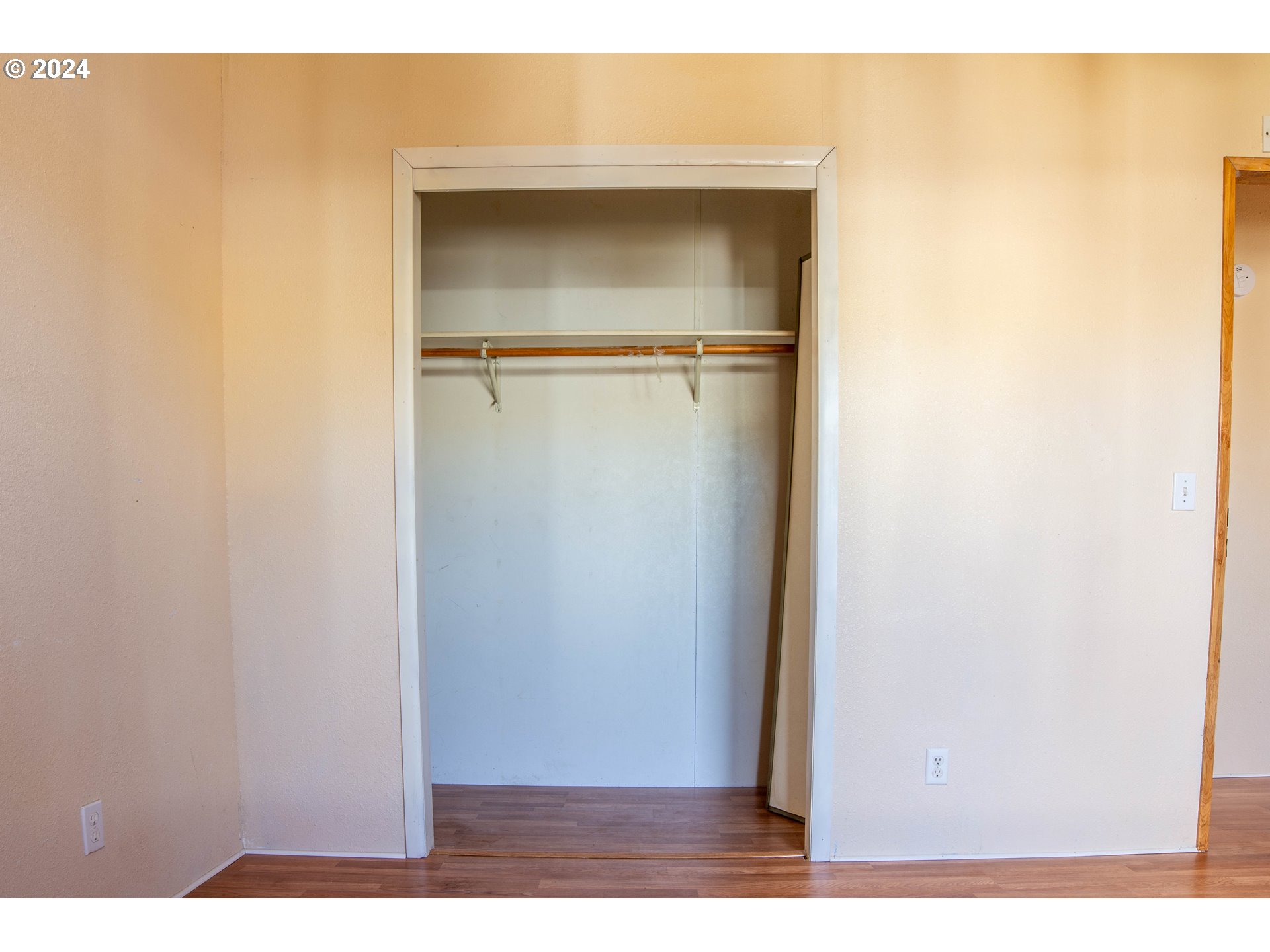 2151 Three Lakes Road Southeast, Unit 17 Albany, OR 97322 - Photo 15 of 34 a view of cupboard