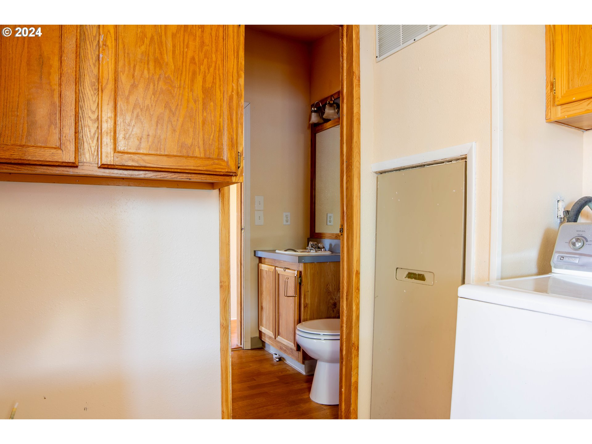 2151 Three Lakes Road Southeast, Unit 17 Albany, OR 97322 - Photo 19 of 34 a view of bathroom