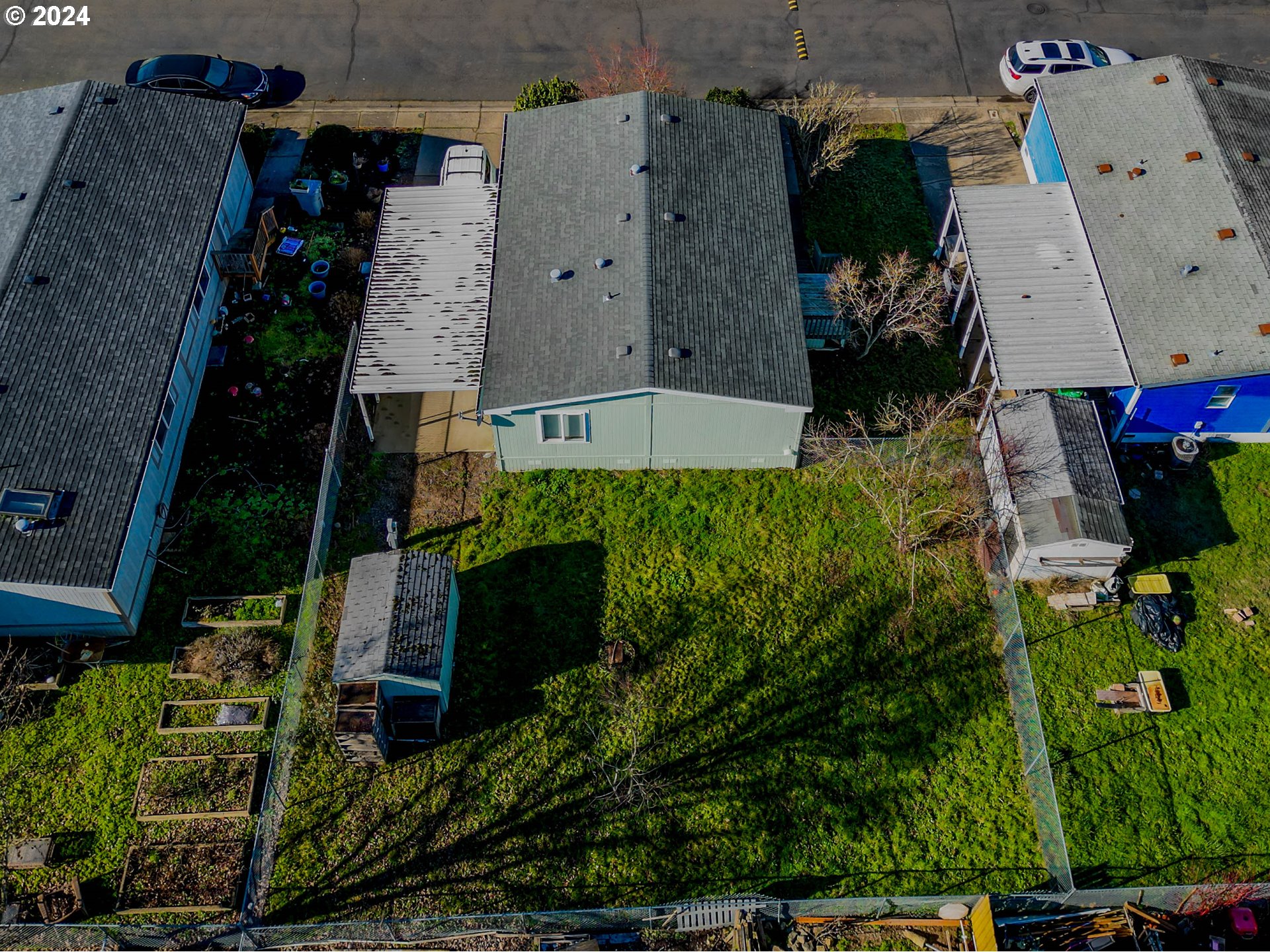 2151 Three Lakes Road Southeast, Unit 17 Albany, OR 97322 - Photo 25 of 34 an aerial view of multiple house