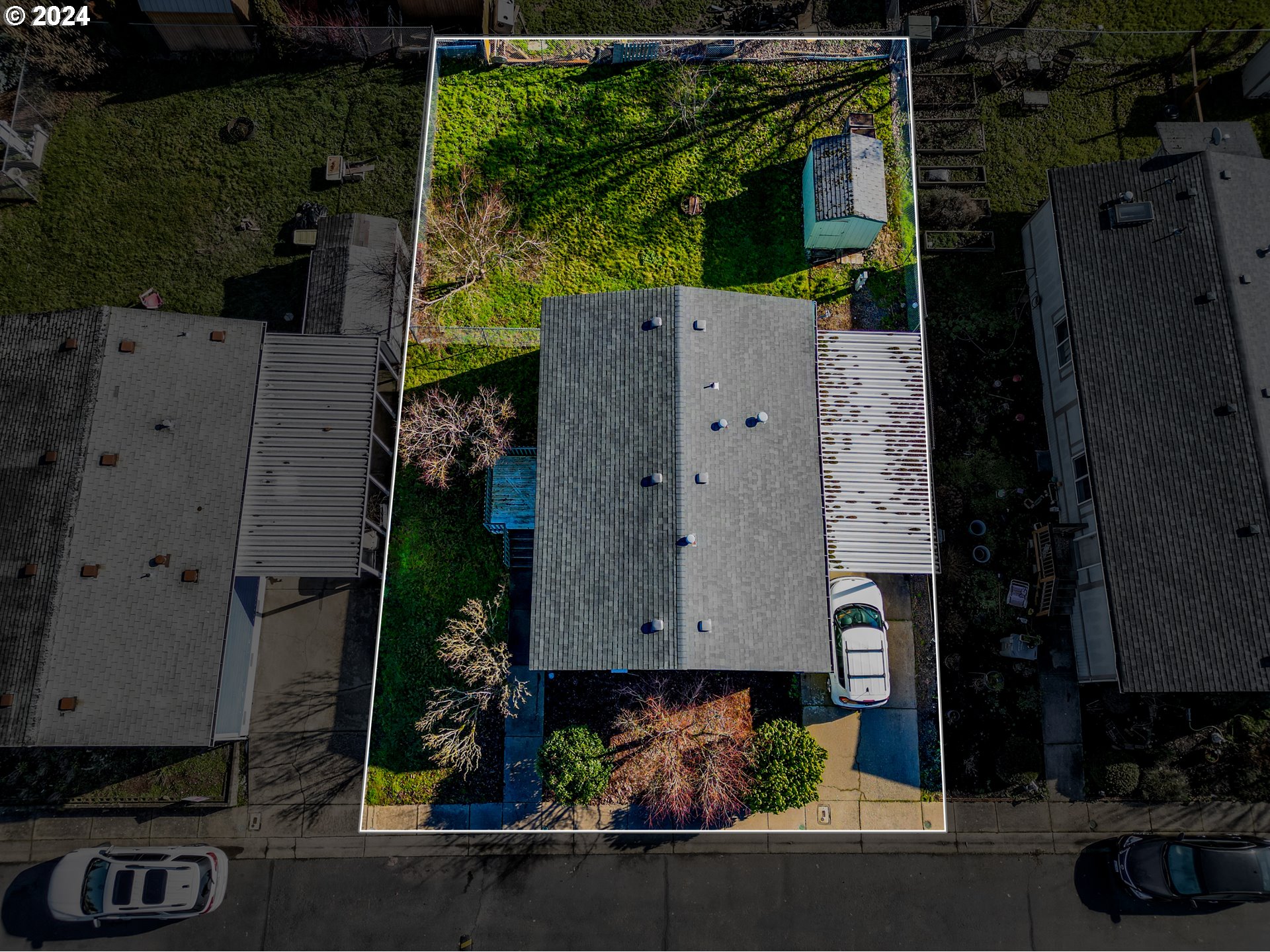 2151 Three Lakes Road Southeast, Unit 17 Albany, OR 97322 - Photo 28 of 34 an aerial view of a house with a yard