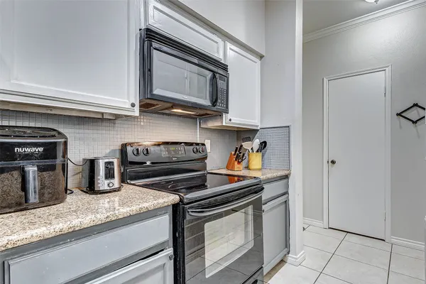 $1,700 | 17421 Red Oak Drive, Unit 7421, Houston, TX 77090