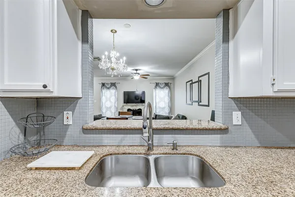$1,700 | 17421 Red Oak Drive, Unit 7421, Houston, TX 77090