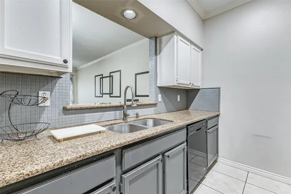 $1,700 | 17421 Red Oak Drive, Unit 7421, Houston, TX 77090