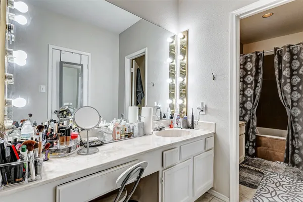 $1,700 | 17421 Red Oak Drive, Unit 7421, Houston, TX 77090