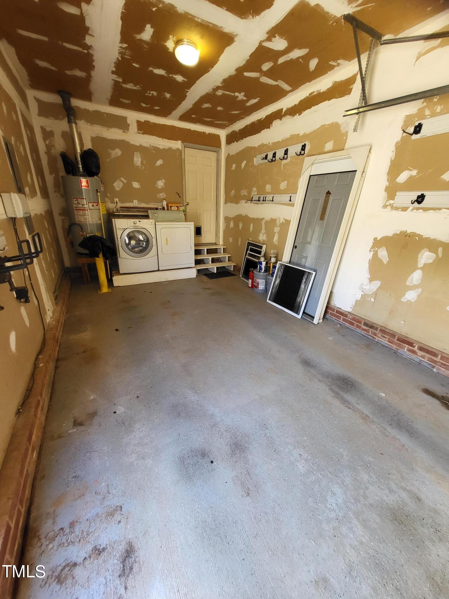 1101 Sheetbend Lane Raleigh, NC 27606 - Photo 21 of 25 garage