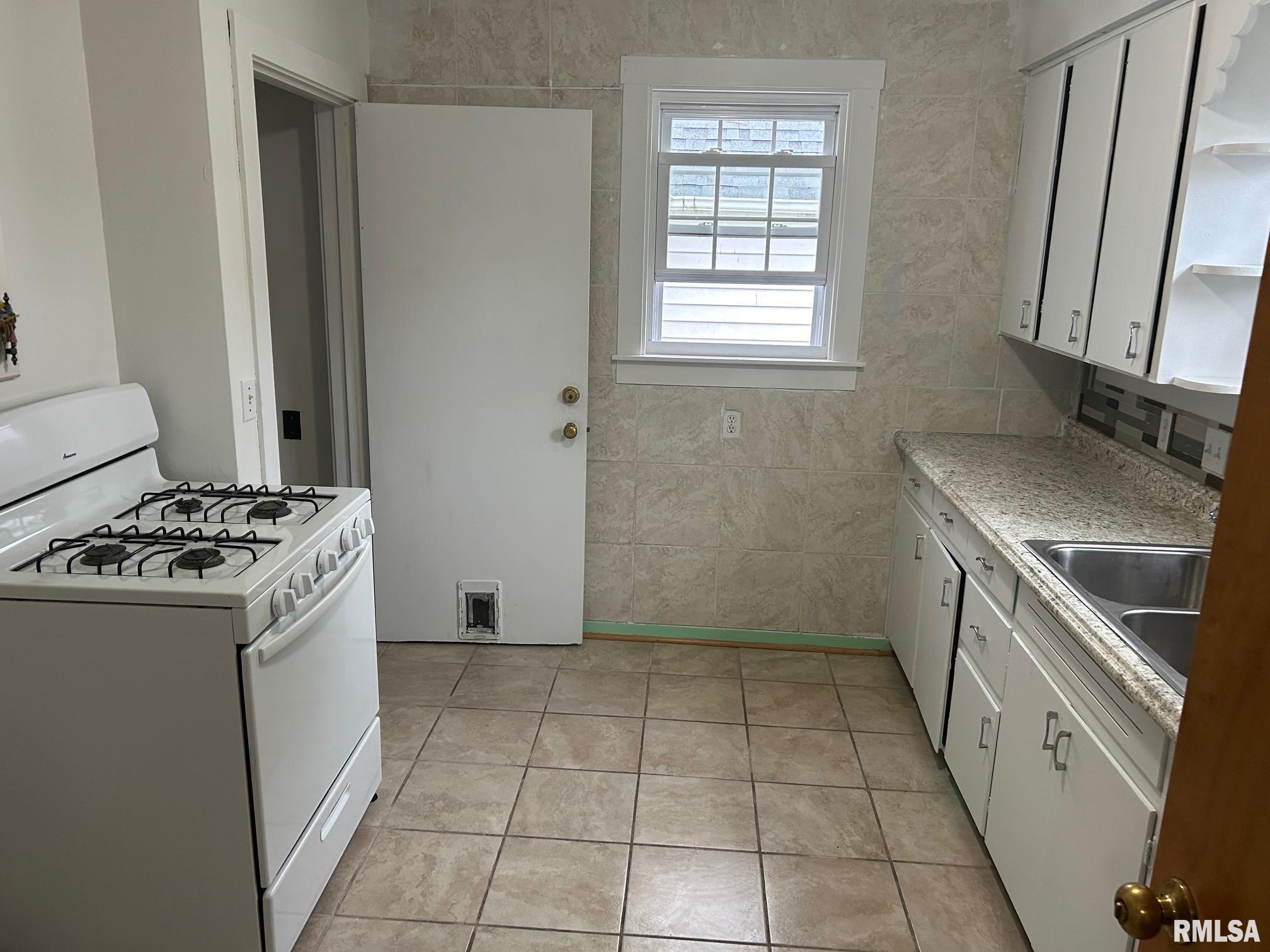 612 West Springfield Road Taylorville, IL 62568 - Photo 11 of 27 Gallery Image 11