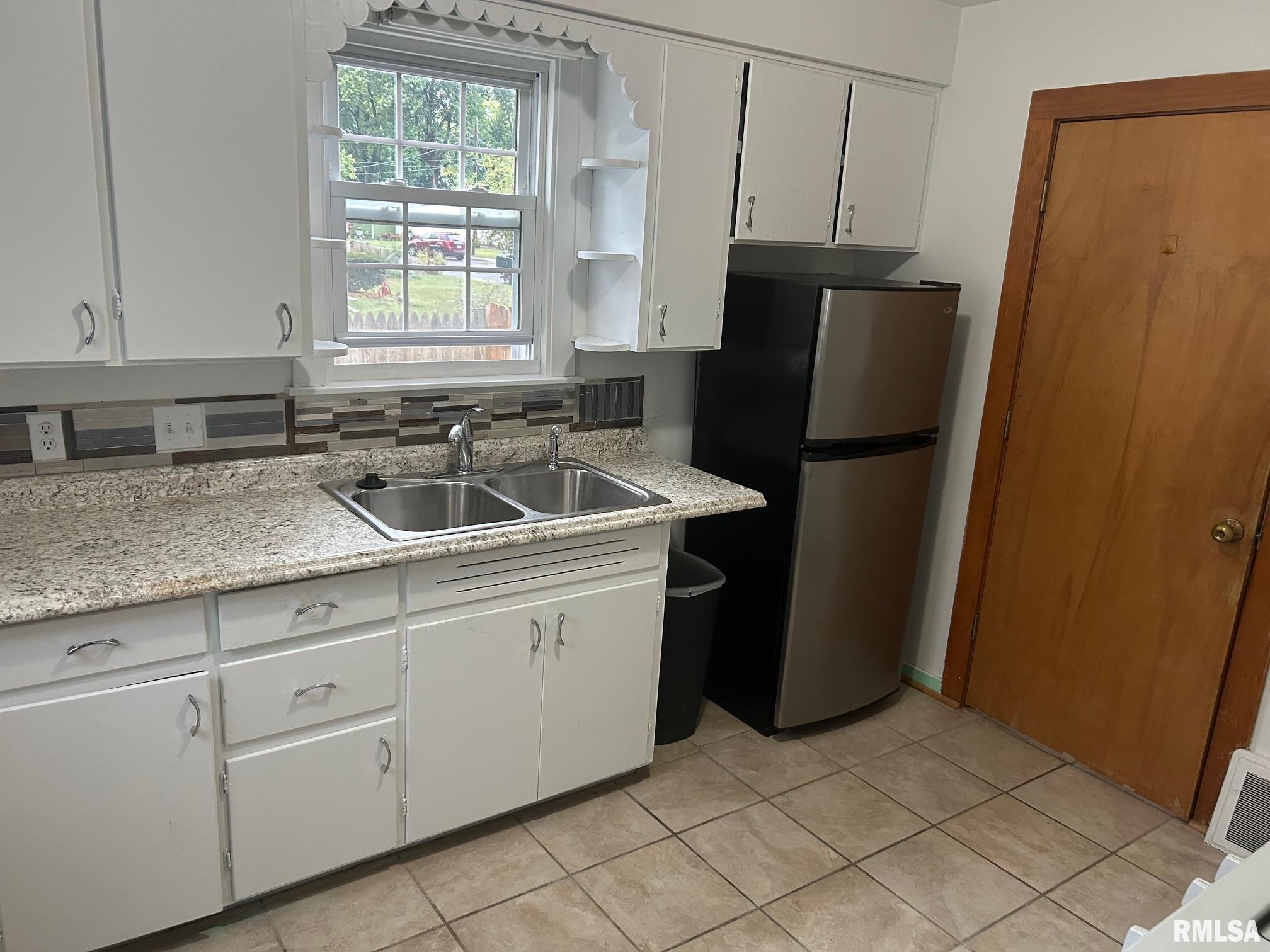 612 West Springfield Road Taylorville, IL 62568 - Photo 12 of 27 Gallery Image 12