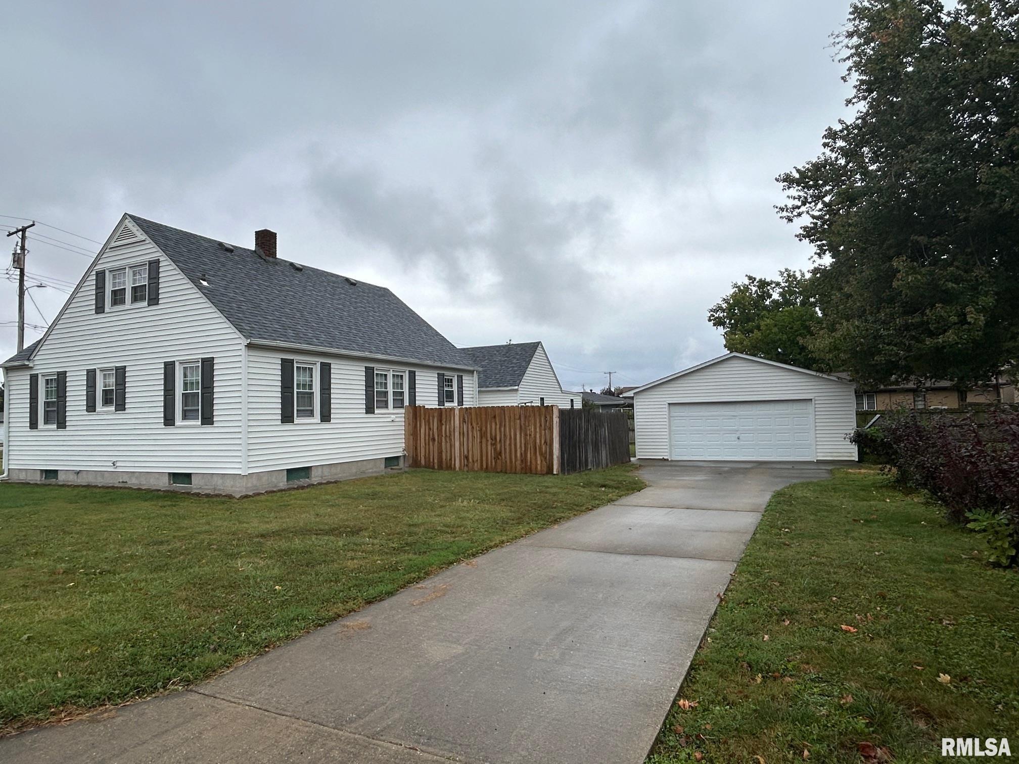 612 West Springfield Road Taylorville, IL 62568 - Photo 14 of 27 Gallery Image 14