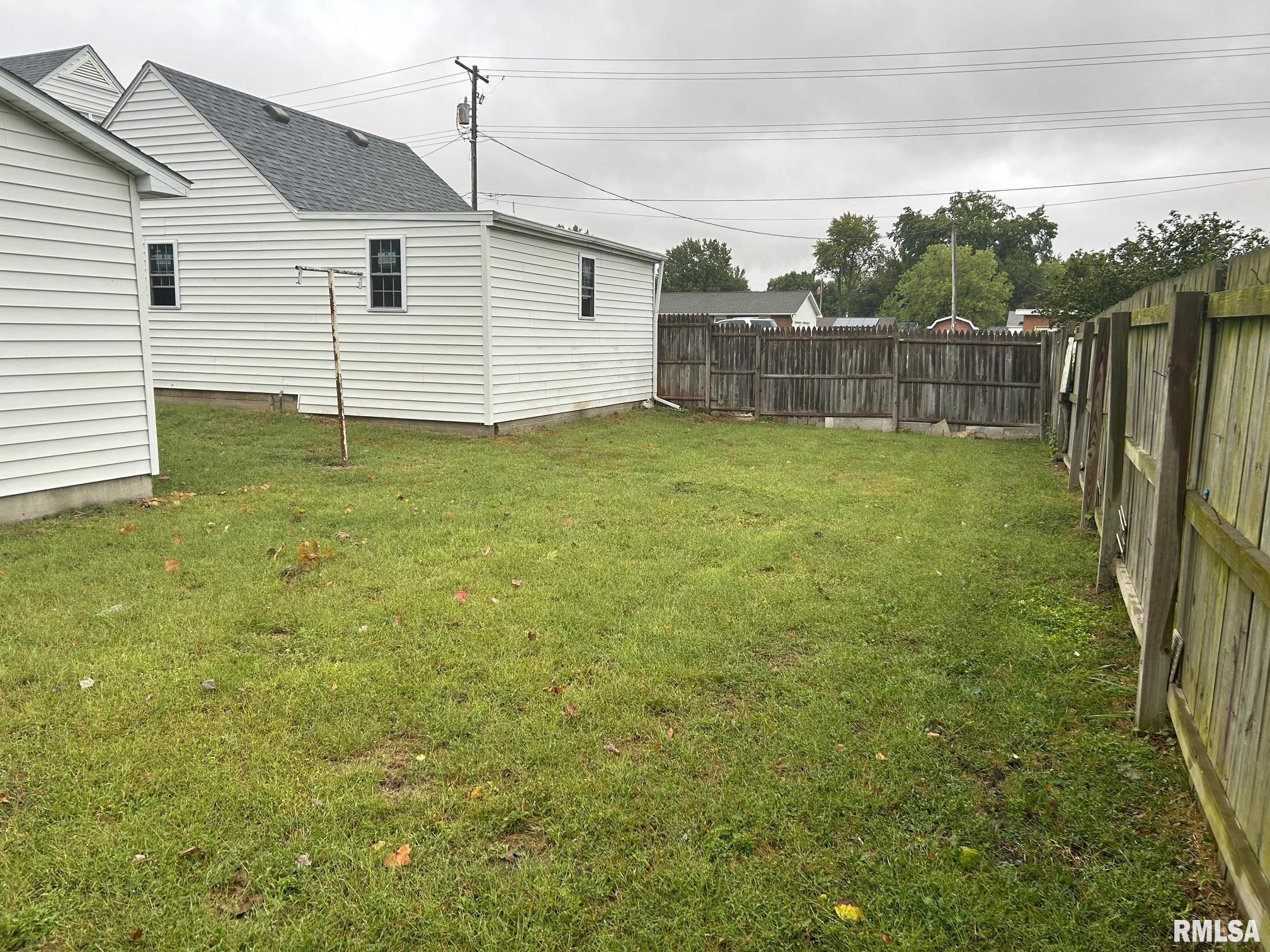 612 West Springfield Road Taylorville, IL 62568 - Photo 18 of 27 Gallery Image 18