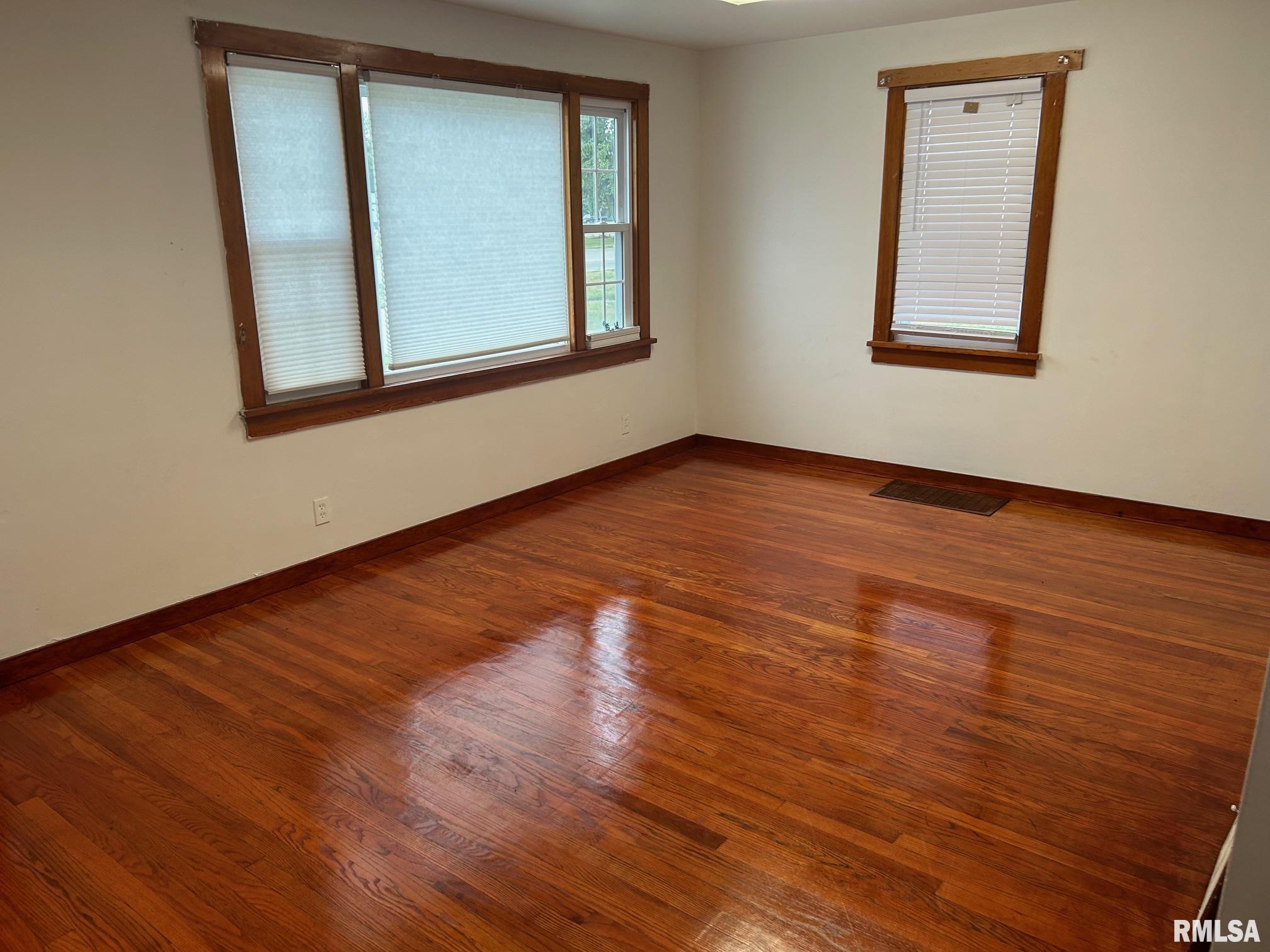 612 West Springfield Road Taylorville, IL 62568 - Photo 7 of 27 Gallery Image 7