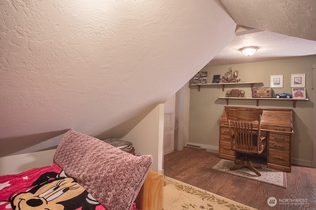 951 Bulman Road Southeast Port Orchard, WA 98366 - Photo 29 of 39 a view of livingroom with furniture