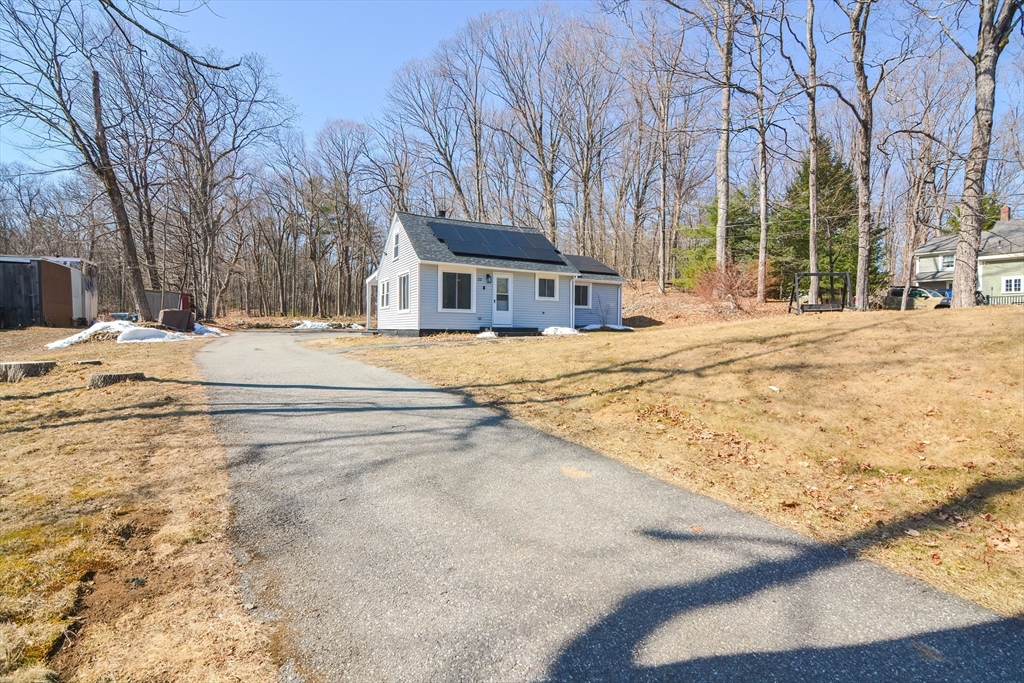 22 Corliss Hill Road Haverhill, MA 01830 - Photo 3 of 21 Gallery Image 3