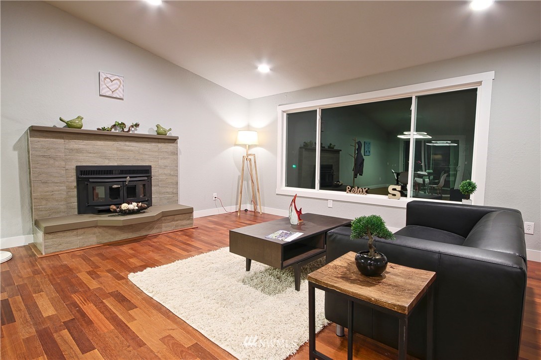 21228 Shell Valley Road Edmonds, WA 98026 - Photo 3 of 20