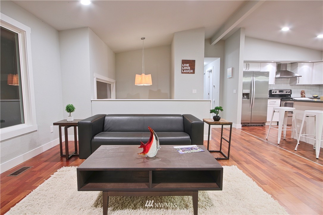 21228 Shell Valley Road Edmonds, WA 98026 - Photo 4 of 20
