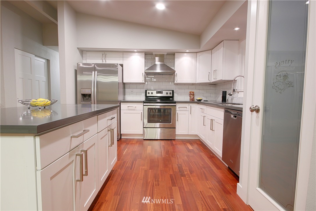 21228 Shell Valley Road Edmonds, WA 98026 - Photo 6 of 20