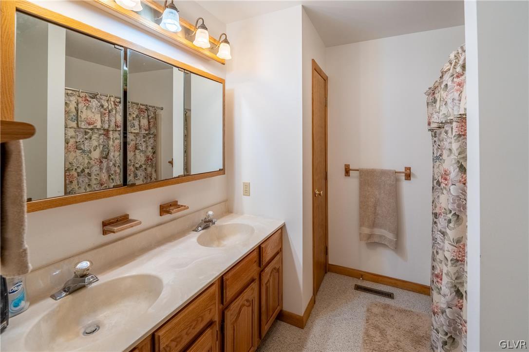 4102 Mink Road Emmaus, PA 18049 - Photo 9 of 19 Master Bathroom
