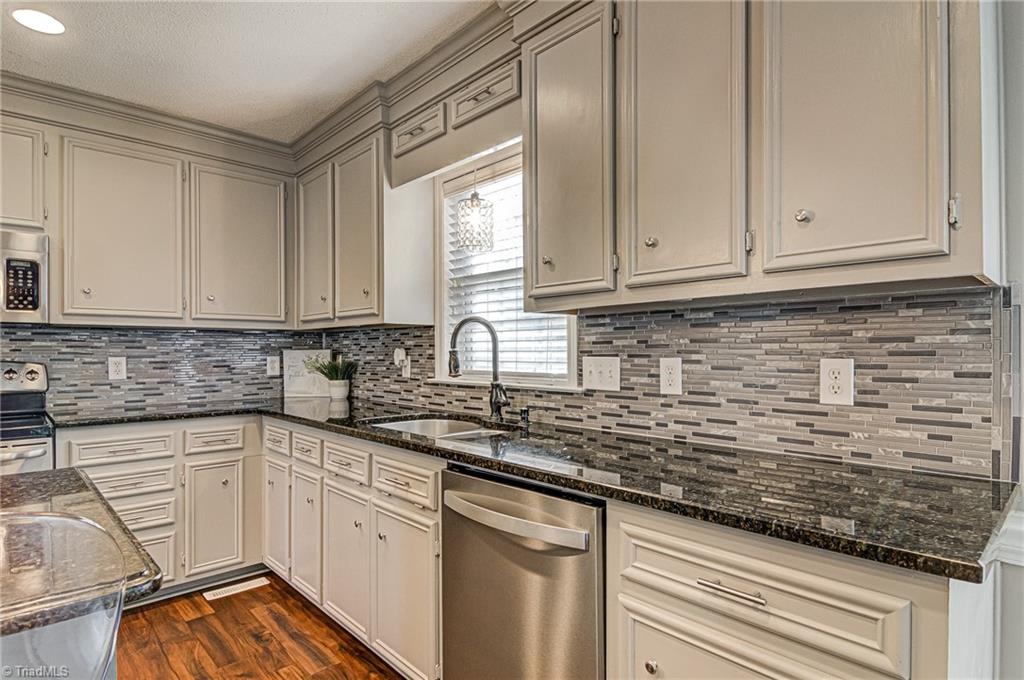 7745 Fording Bridge Road Kernersville, NC 27284 - Photo 13 of 38