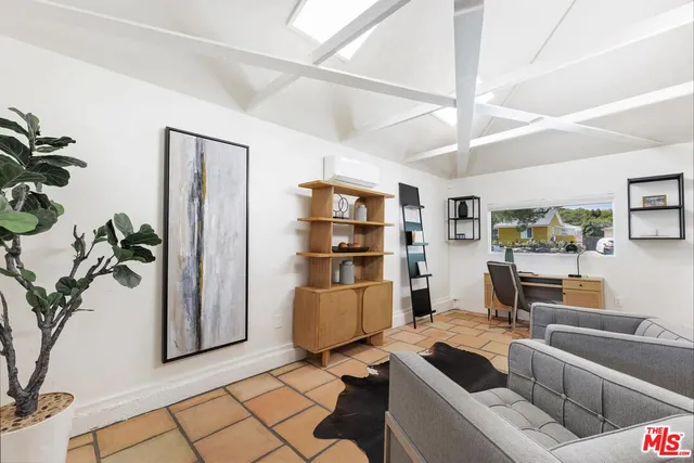 $1,199,999 | 5846 Shoshone Avenue, Encino, CA 91316