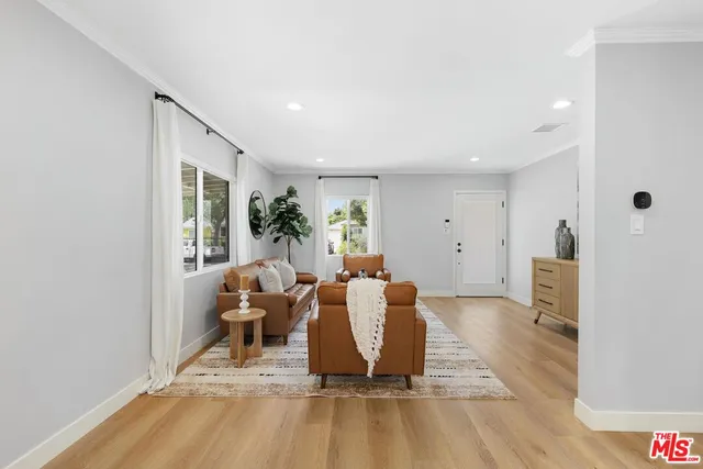 $1,199,999 | 5846 Shoshone Avenue, Encino, CA 91316