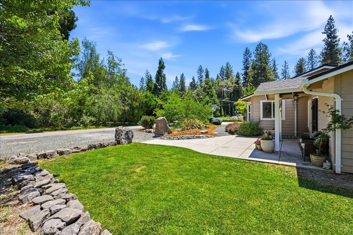 14240 Hollydale Road Grass Valley, CA 95945 - Photo 39 of 53 Front right side yard