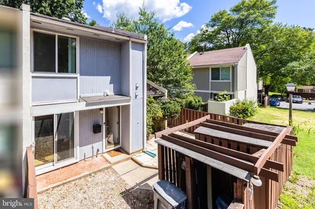 $3,250 | 2232 Southgate Square, Reston, VA 20191