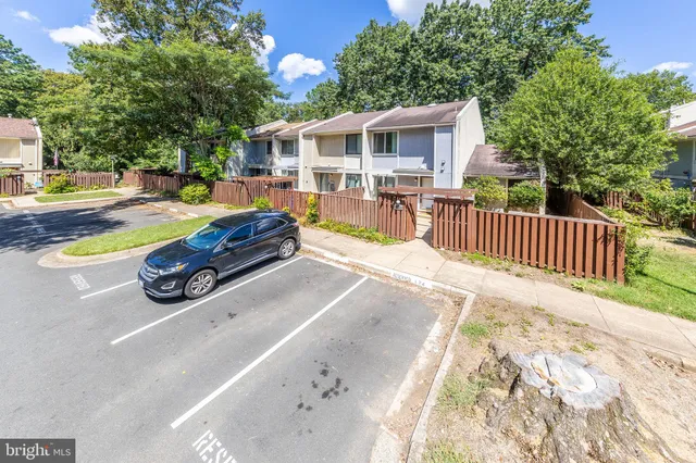 $3,250 | 2232 Southgate Square, Reston, VA 20191