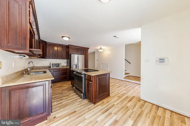 $3,250 | 2232 Southgate Square, Reston, VA 20191