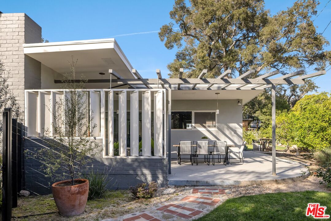 1009 Holly Road Santa Paula, CA 93060 - Photo 18 of 23