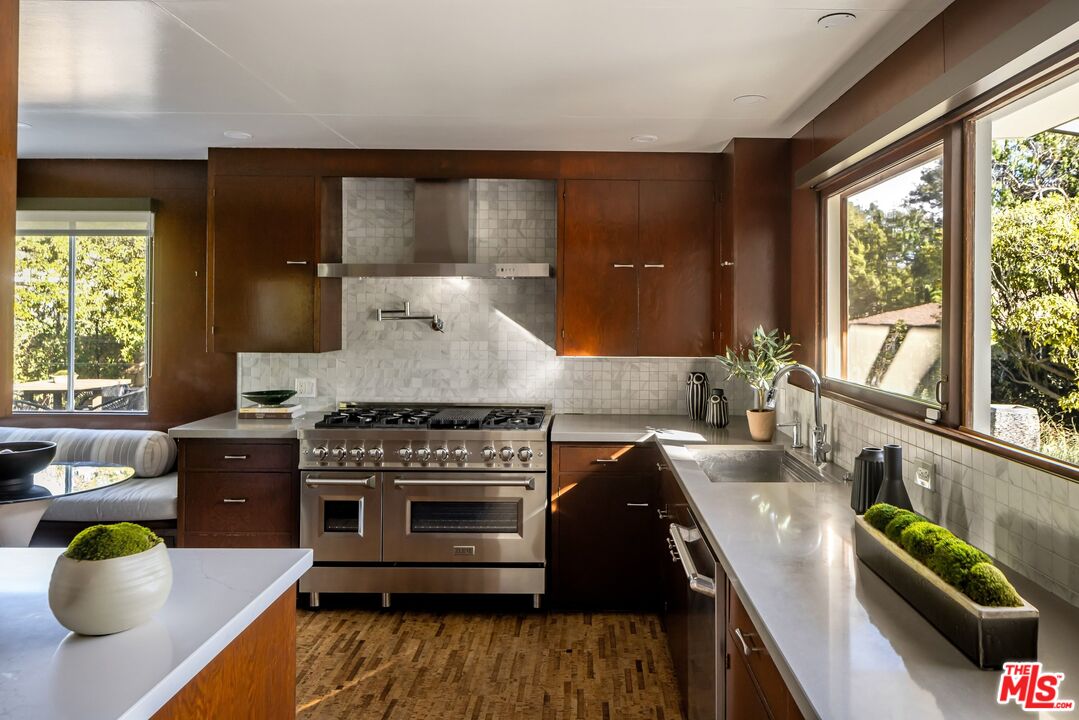 1009 Holly Road Santa Paula, CA 93060 - Photo 8 of 23