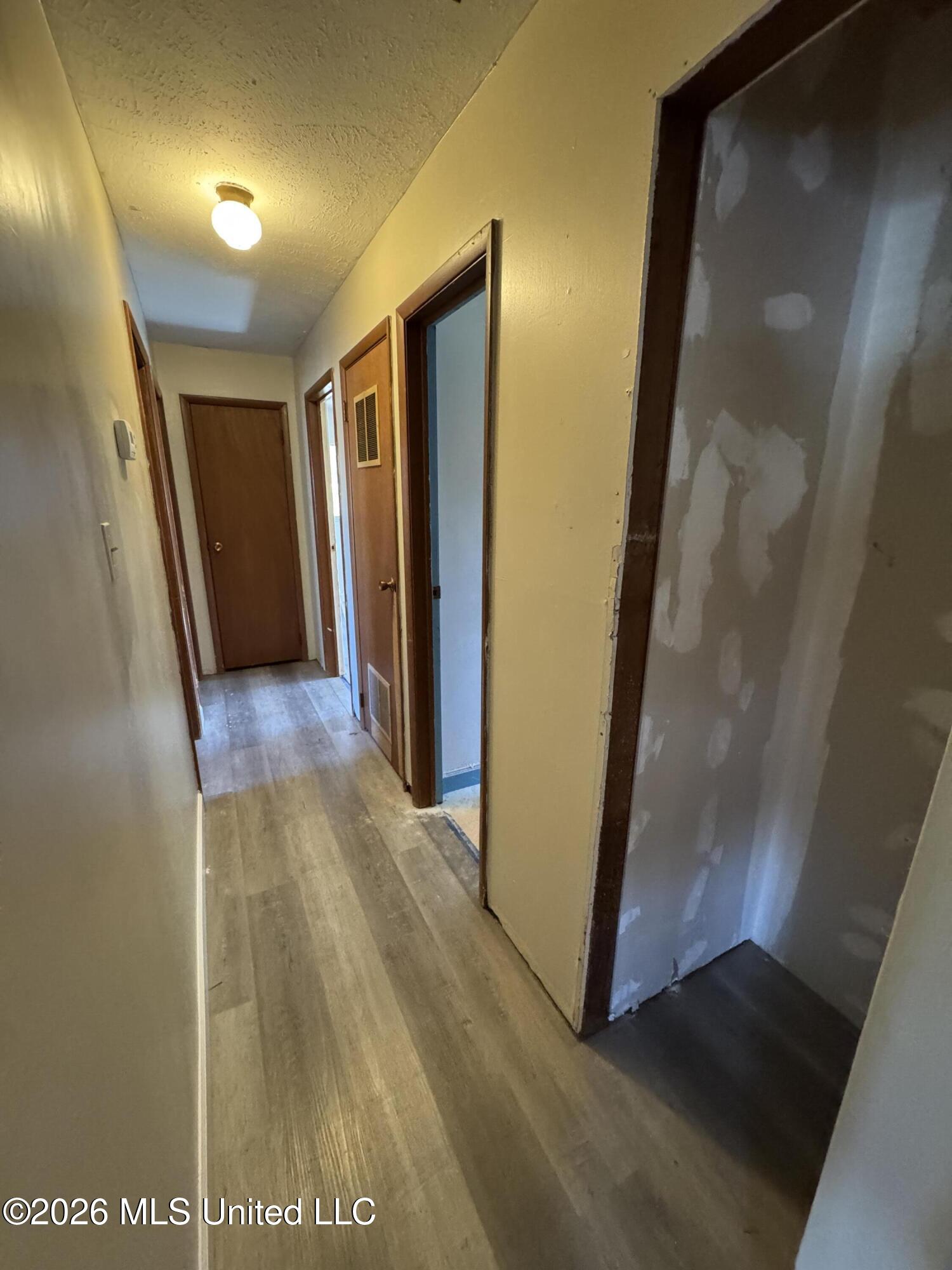 655 Ralde Circle Ridgeland, MS 39157 - Photo 17 of 28 Hallway