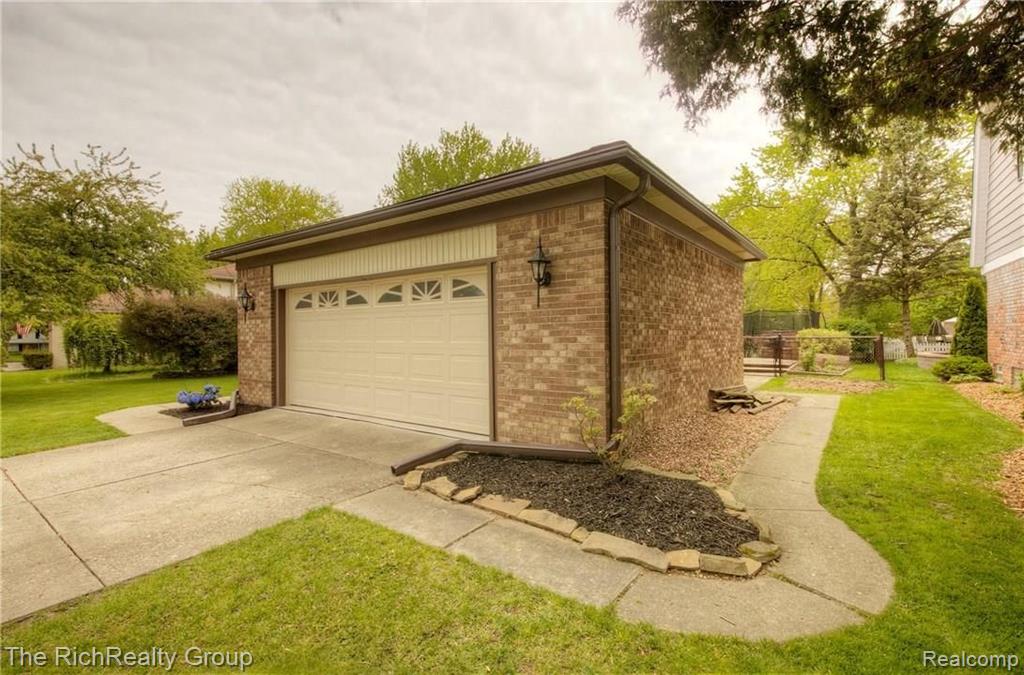 46513 Maidstone Road Canton, MI 48187 - Photo 5 of 56