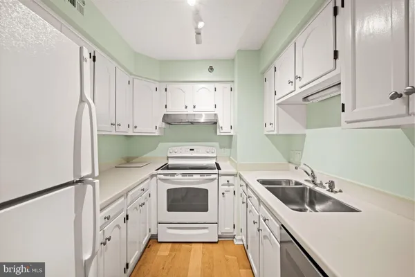 $2,500 | 1301 North Courthouse Road, Unit 1505, Arlington, VA 22201