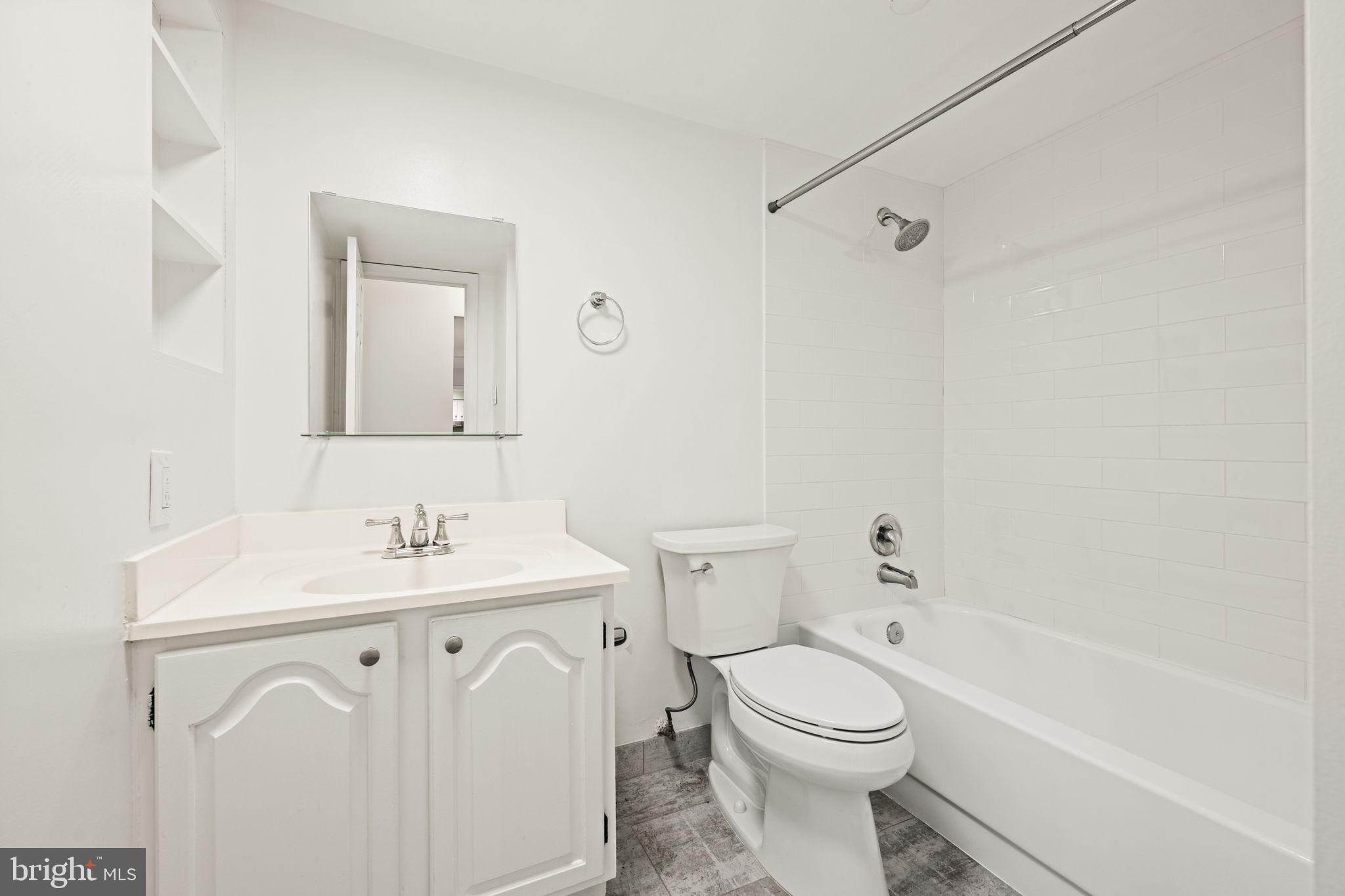 1301 North Courthouse Road, Unit 1505 Arlington, VA 22201 - Photo 15 of 26 Bathroom