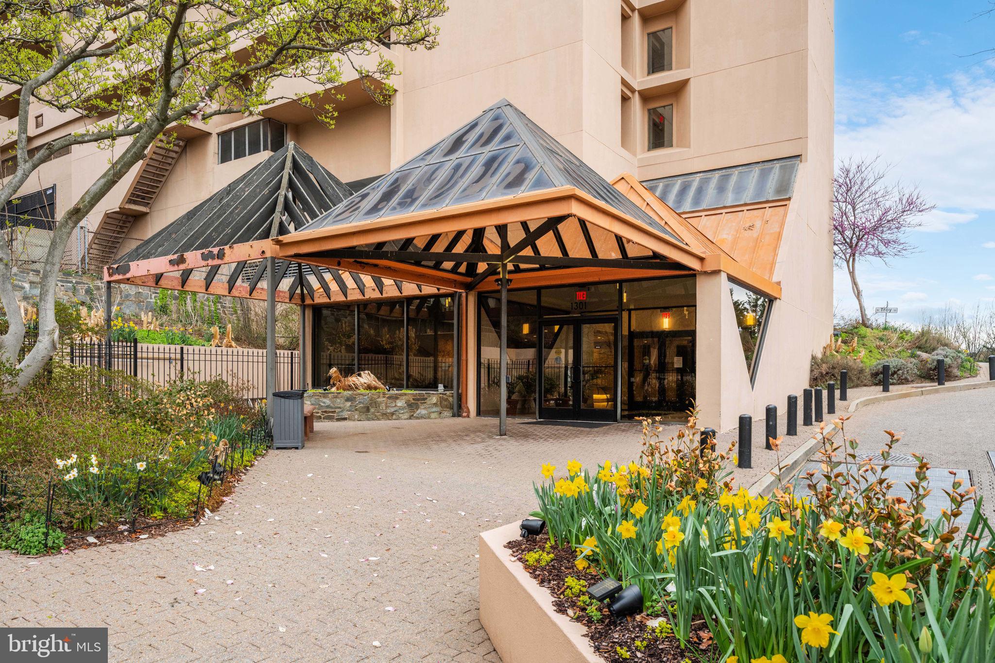 1301 North Courthouse Road, Unit 1505 Arlington, VA 22201 - Photo 3 of 26 Building Front Entrance