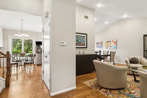 $599,000 | 631 Thompson Boulevard, Buffalo Grove, IL 60089