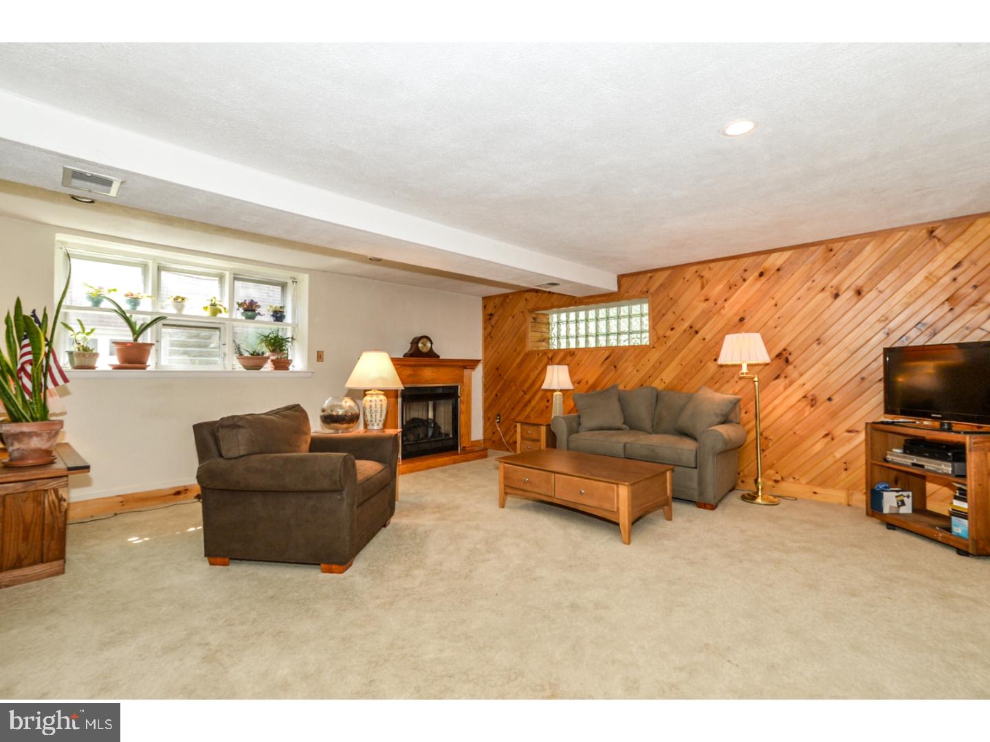 641 Wanamaker Road Jenkintown, PA 19046 - Photo 13 of 25 Family Room
