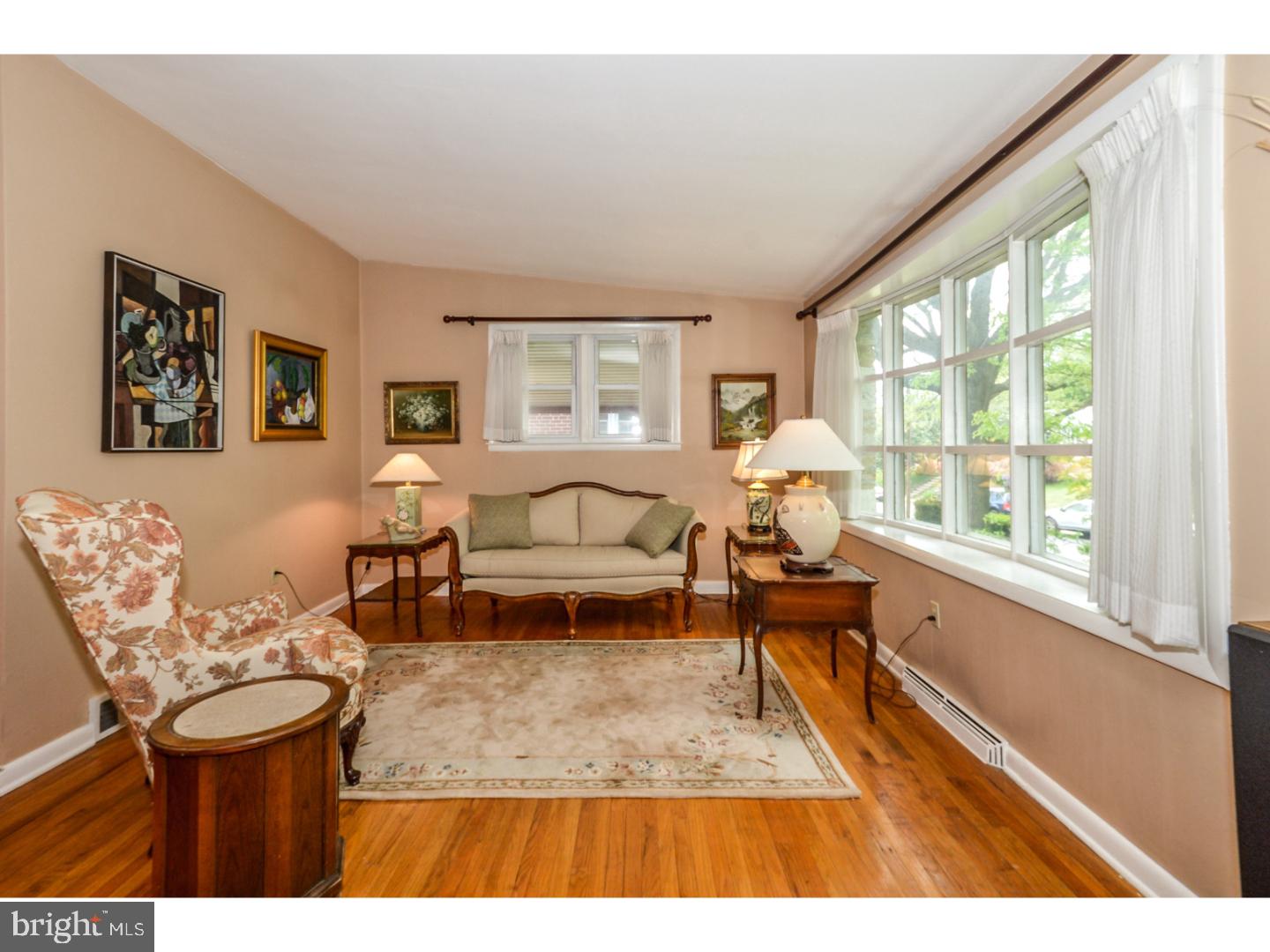 641 Wanamaker Road Jenkintown, PA 19046 - Photo 6 of 25 Living Room