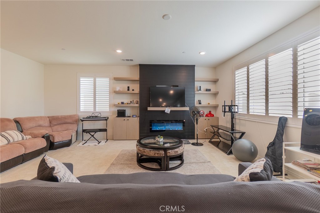 1099 Little Leaf Street Calimesa, CA 92320 - Photo 11 of 32