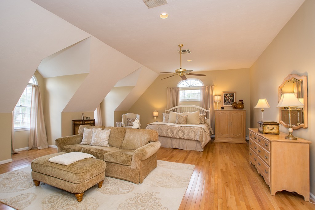 2 Wheelwright Road Medfield, MA 02052 - Photo 20 of 30 Gallery Image 20