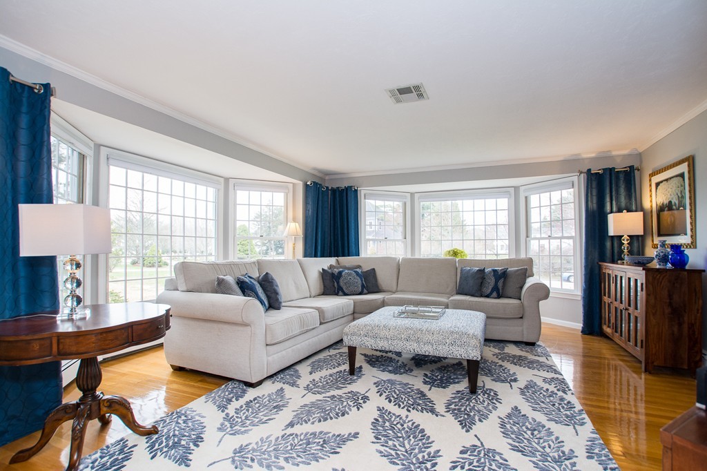 2 Wheelwright Road Medfield, MA 02052 - Photo 10 of 30 Gallery Image 10