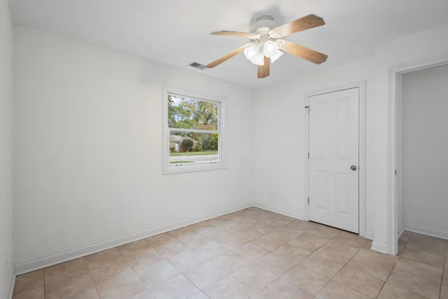 $415,000 | 837 East Rockland Road, Libertyville, IL 60048