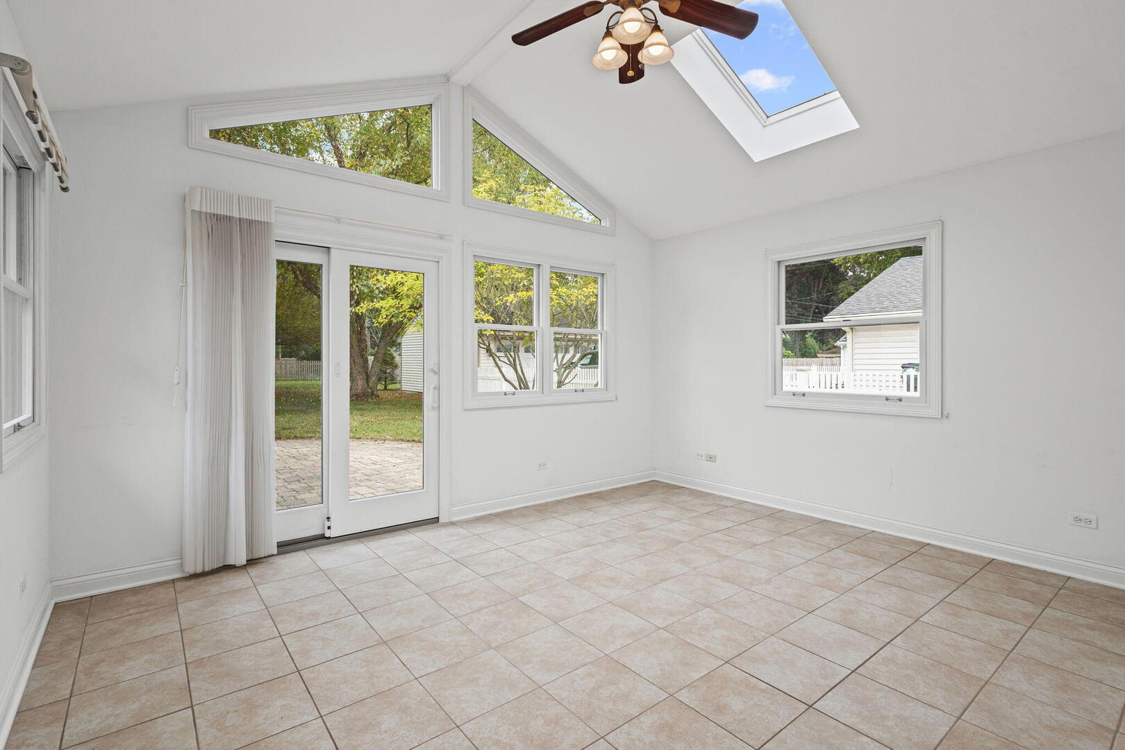 837 East Rockland Road Libertyville, IL 60048 - Photo 18 of 24